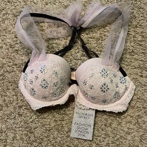 BRAND NEW VS LIMITED EDITION BRA 🩲